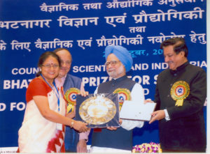 Sanghamitra Bandyopadhyay receiving the Shanti Swarup Bhatnagar Prize for 2010