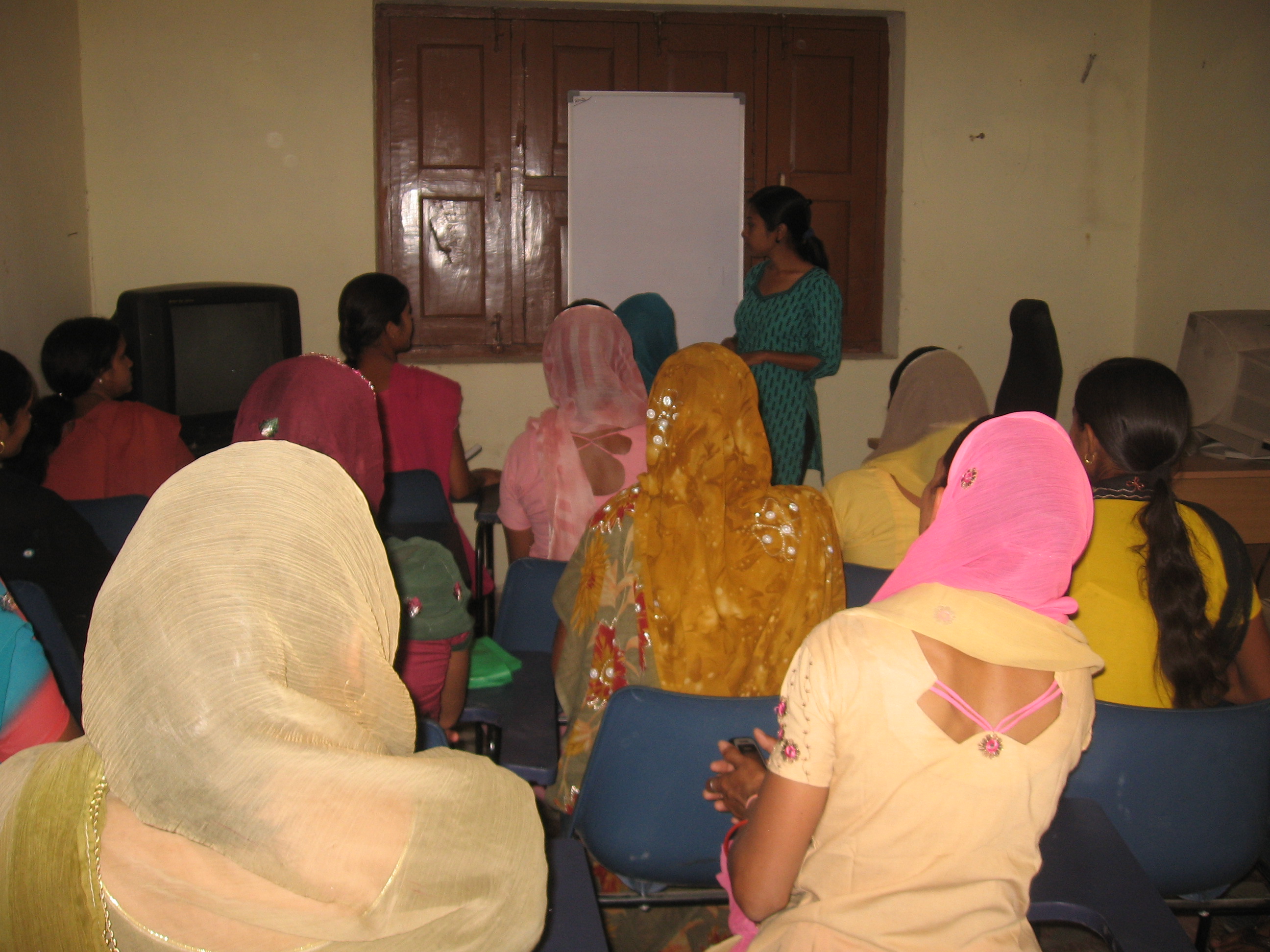 Women of Tikli and Aklimpur villages in Haryana attending a training session. (Credit: Hemlata AithaniWFS)