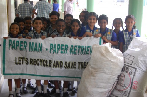School students support Paper Man!
