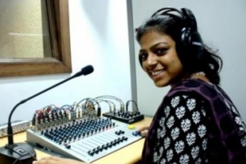 Bol Hyderabad 90.4 fm is a campus-based community radio station located in University of Hyderabad, Gachibowli.