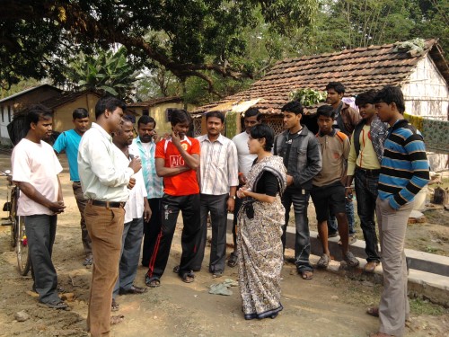  Dr Kasturi Bakshi got some enthusiastic community members, which includes four talented women, to form the Harijan Para Slum Folk Theatre Group that stages street plays and stage shows to spread awareness on the benefits of sanitation. (Courtesy: Dr Kasturi Bakshi)