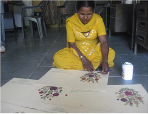 Puja, who hails from Sauli village in Uttarkashi district of Uttarakhand, makes eco-friendly stationary that is in great demand. (Credit: Nitin Jugran Bahuguna\WFS)