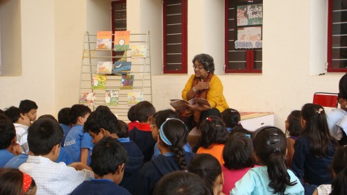 Tulika editor and writer Sandhya Rao doing a reading