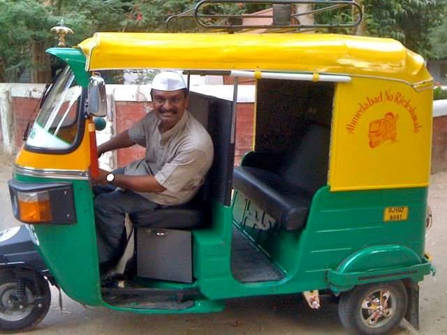 TBI Heroes: Ahmedabad no Rickshawalo – Personifying “Love All, Serve All”