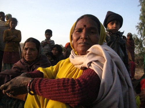 In Sunda village of Kishanganj block, Gyarsi Bai Sahariya, a community activist and local NGO worker, has got together with other villagers to set up their first grain bank. (Credit: Anumeha Yadav\WFS)