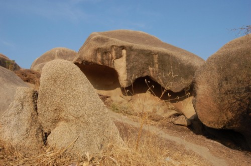 This village is called Idar, and it is a 2-hour drive from the bustling city of Ahmedabad via Gandhinagar and Himmatnagar. Two kilometres before you reach Idar, you see them in the distance from a village called Saapawada. 