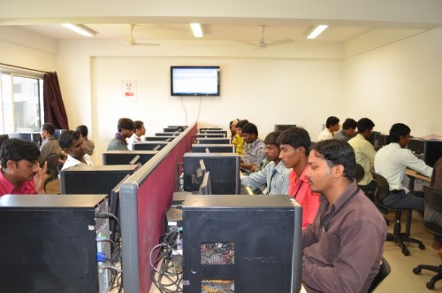 Unnati believes that one of the main reasons the youth are unable to get employment is due to lack of basic computer skills. This training in provided to the selected candidates along with other skills training.