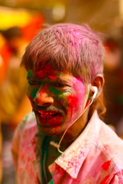 This street hawker was selling packets of gulaal