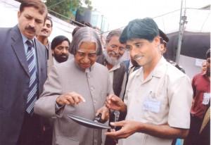 When An Earthquake Hit Gujarat, He Invented "Mitticool", A Clay Fridge That Runs Without Electricity