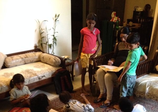 This Lady Is Leading Underprivileged Kids Towards Quality Education In Her Living Room