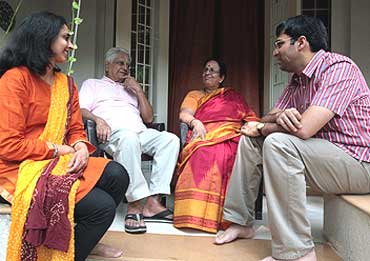 World Chess Champion Viswanathan Anand with his wife Aruna and mother  Sushila at the