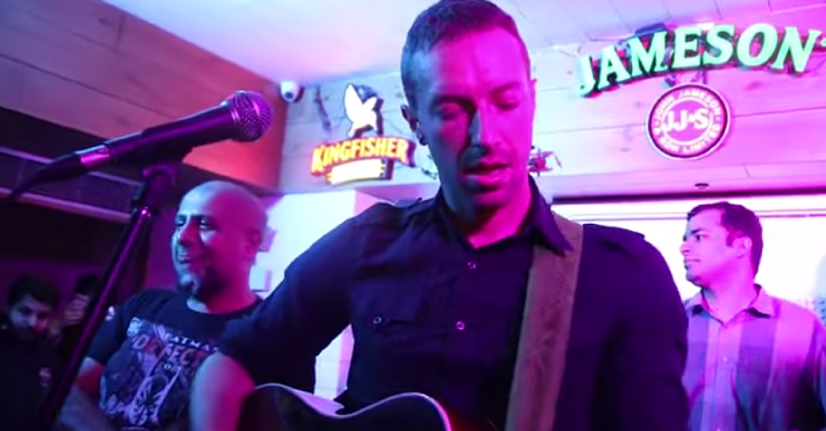 VIDEO: Chris Martin did a Secret Gig in Delhi Recently and made Indians Burst with Emotions.
