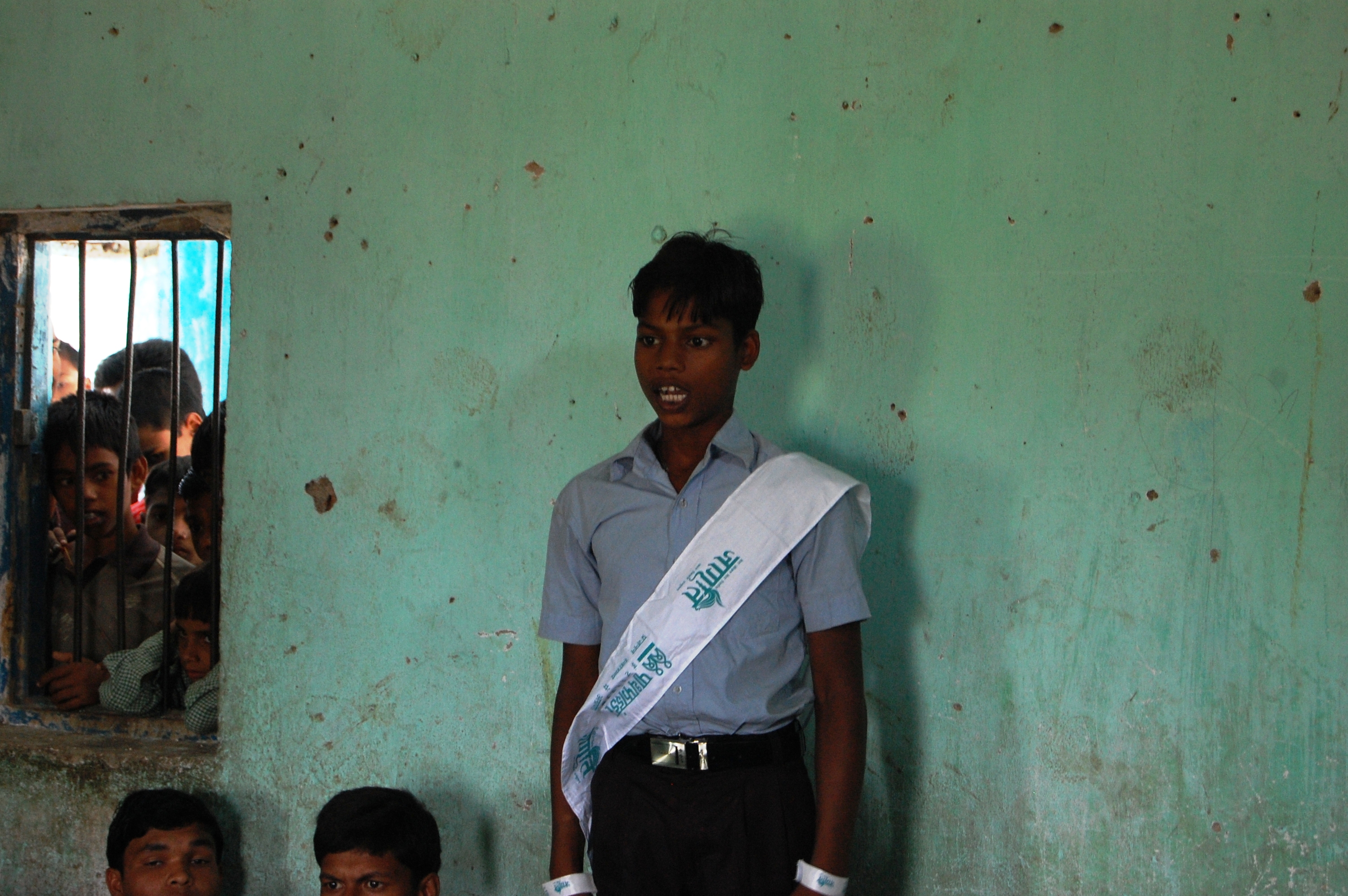 Aakash Kumar, 17, a resident of Tekna Farm, a small hamlet in Bodh Gaya, Bihar, took on his parents and the community to stop the marriage of his 13-year-old cousin sister. He has attended sensitisation trainings under the PRACHAR programme that showed him the significance of delayed marriage on the health and well being of women and families. (Courtesy: Pathfinder International)