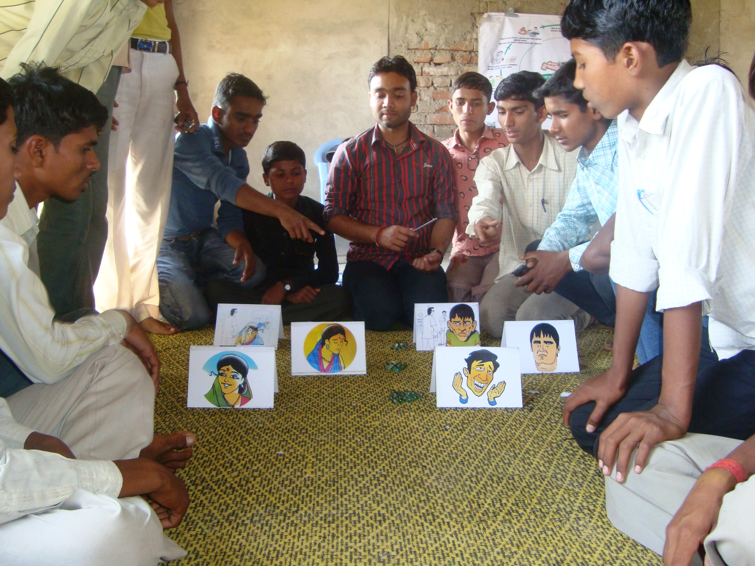 Pathfinder’s PRACHAR programme conducts three-day trainings at the village level for adolescent boys and young couples to increase their knowledge and understanding of reproductive health  issues. (Courtesy: Pathfinder International)