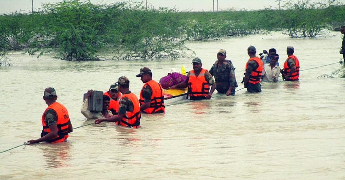 The Indian Army Bravely Rescues 1,000 People from Flood Hit Gujarat and Rajasthan