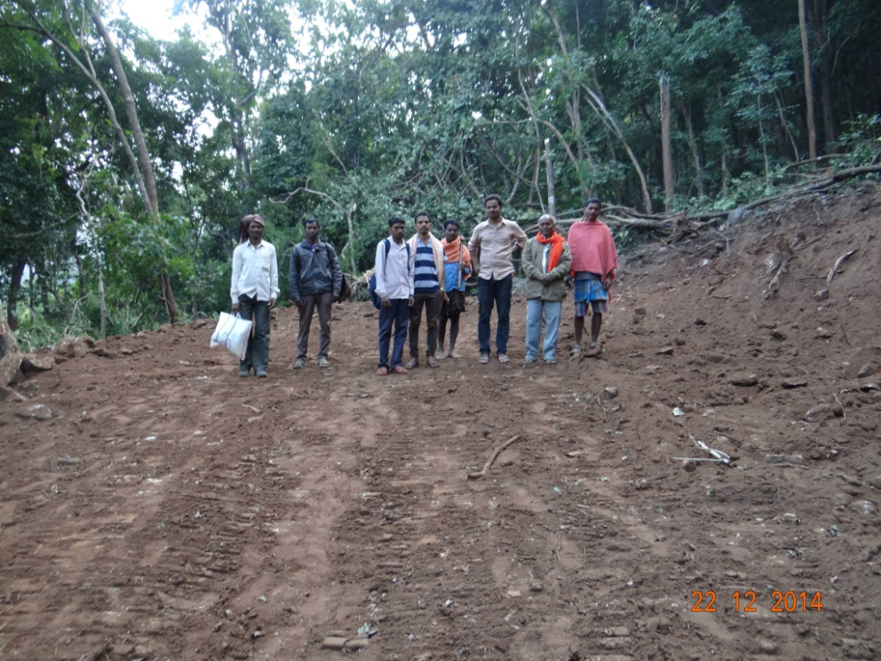 The villagers and ward members of Garadama panchayat monitoring the road project