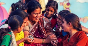 A Couple Found an Abandoned Girl on the Street. What They Did after That Is Changing Many Lives.