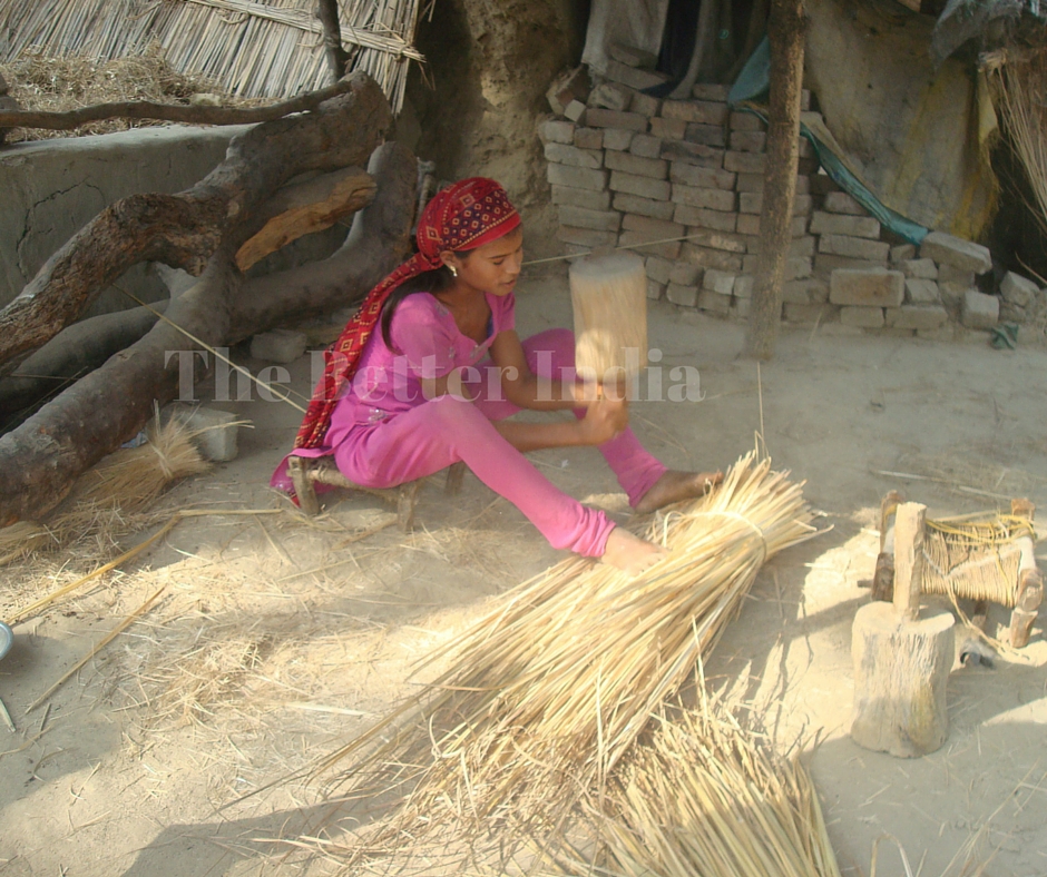 A girl spins the Moonj (jute) rope in her home at Mallahipurva in Rai Barielly district. (Credit: Anjali Singh\WFS)