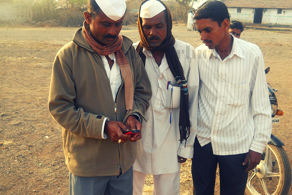 Farmers in Rural Maharashtra are Fighting Climate Change. With Just a Mobile Phone.