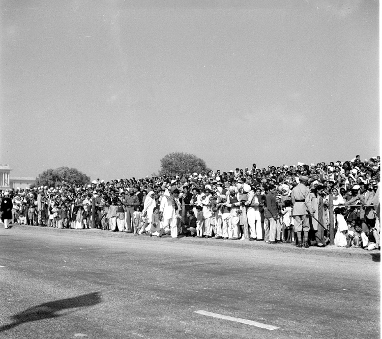 Studio/Jan.52,A52h Republic Day Cultural Pageant (January 26, 1952): A section of he huge crowds that witnessed the Parade.