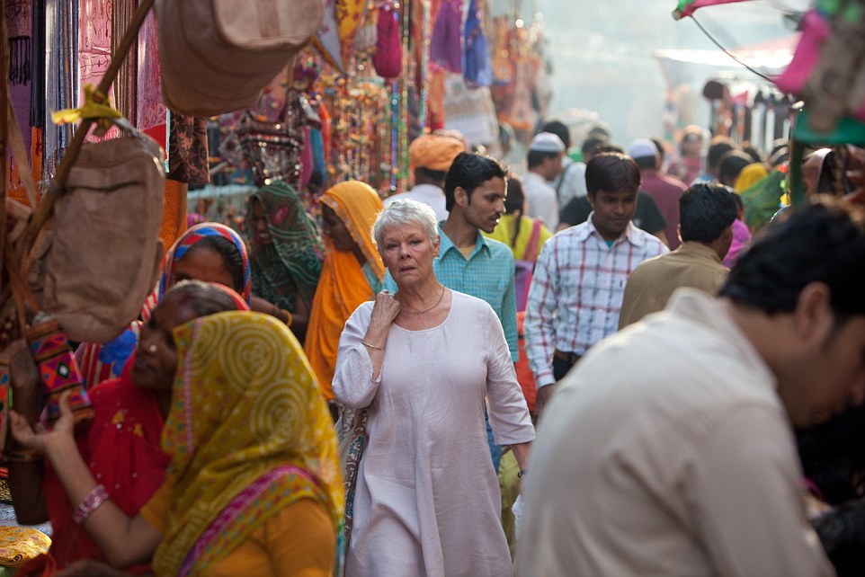 Dame Judi Dench in a Jaipur bazaar in Best Exotic Marigold Hotel