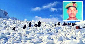Siachen Miracle - Army Jawan Found Alive, Buried Under 25 Feet of Snow for 6 Days!