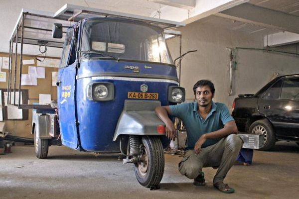 Naveen-Rabelli-with-his-tuk-tuk