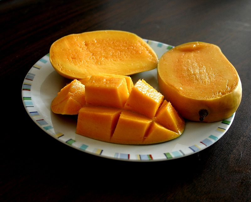 800px-Mango_kesar_variety