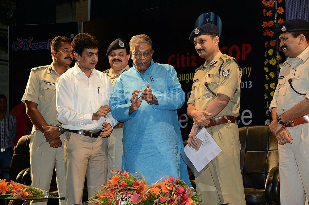 Rakesh Jain (left) at the launch of the app