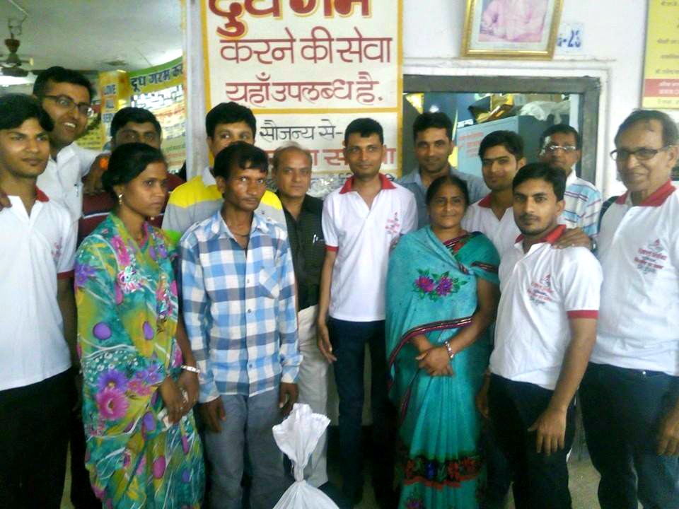 Rakt Archana members with beneficiaries who received free medicines from the organisation 