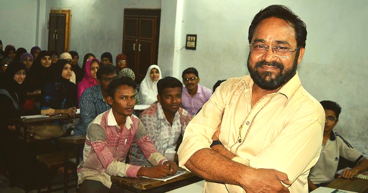 This Professor Has Been Giving Free Coaching to Students of Competitive Exams for Last 10 Years