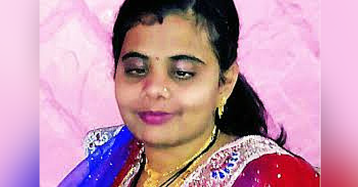 Visually Impaired Girl Cracks UPSC in First Attempt. Will Become IAS Officer.