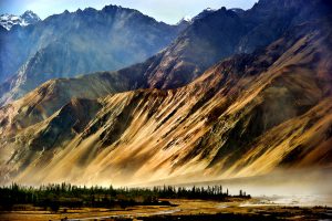 The Stark Beauty of Dras, India's Coldest Inhabited Place, Is Mysteriously Alluring