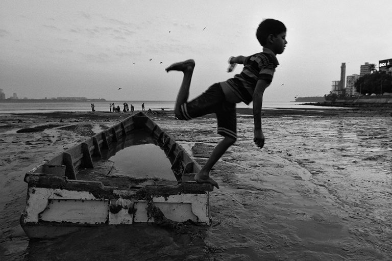 These 12 Brilliant Black & White Pictures Capture India's Soul