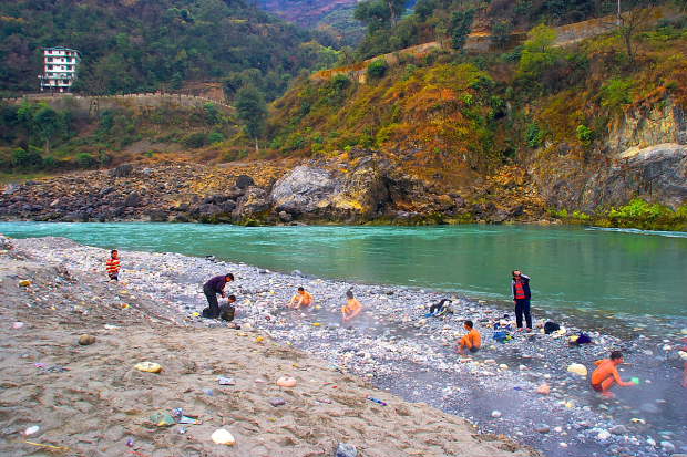 tattapani-hot-spring-bath