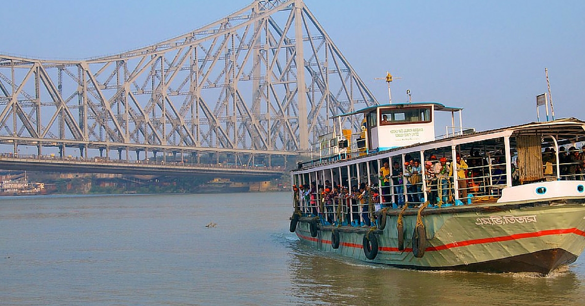 A Quick-Thinking Cop Talked a Woman Out of Jumping From Howrah Bridge, Saving Her Life