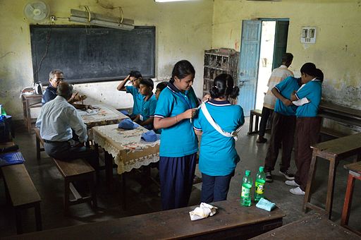 First_Aid_and_Emergency_Management_Session_-_Summer_Camp_-_Nisana_Foundation_-_Sibpur_BE_College_Model_High_School_-_Howrah_2013-06-08_9304