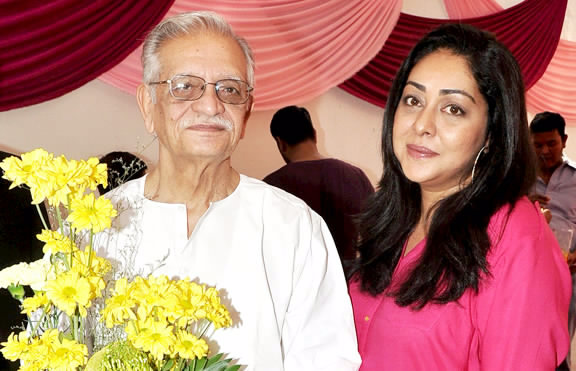 Gulzar_with_daughter_Meghna_Gulzar