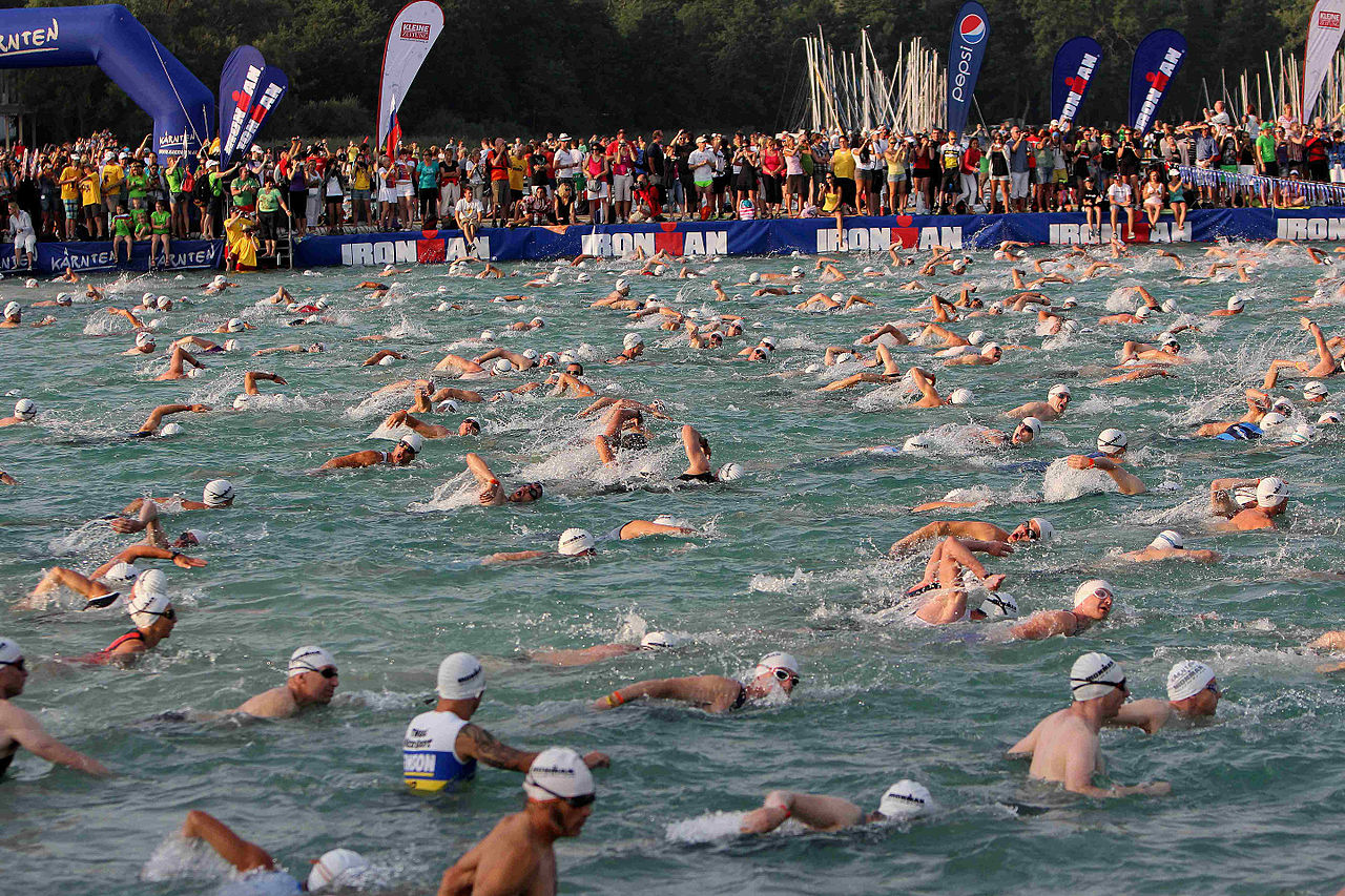 swim_start_at_ironman_austria_2012