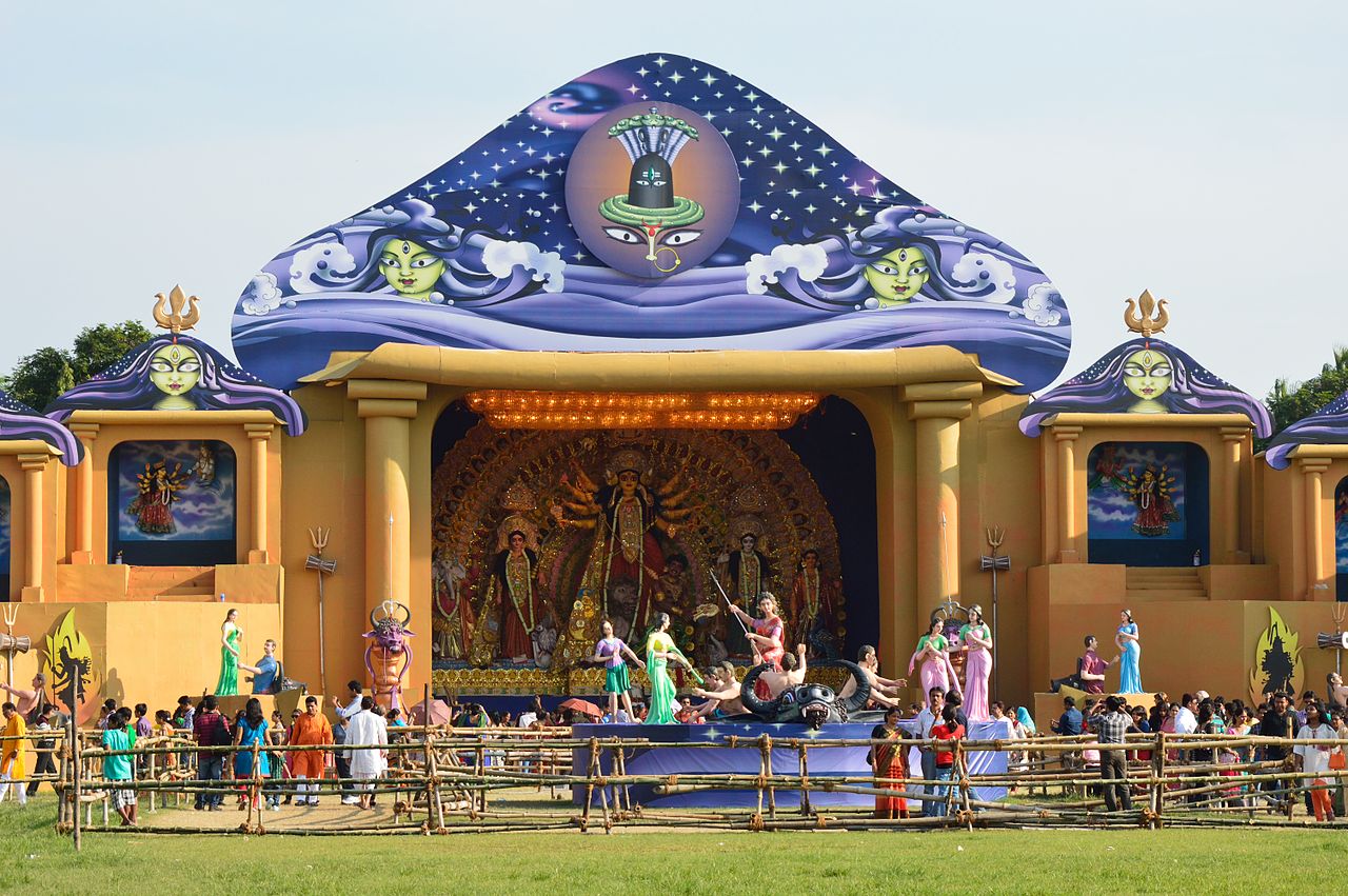 1280px-durga_puja_pandal_-_fd_block_-_salt_lake_city_-_kolkata_2013-10-11_3263