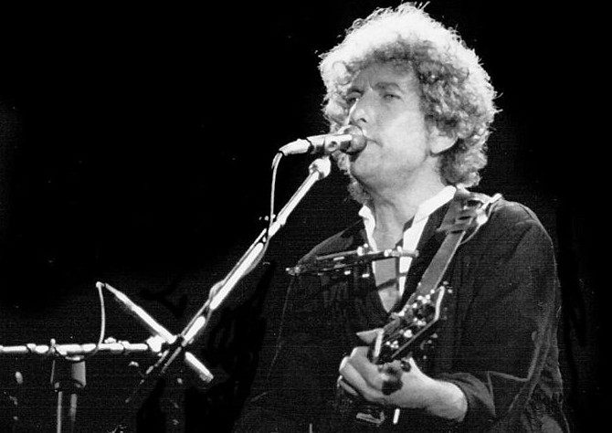 675px-bob_dylan_barcelona-e1462728528485