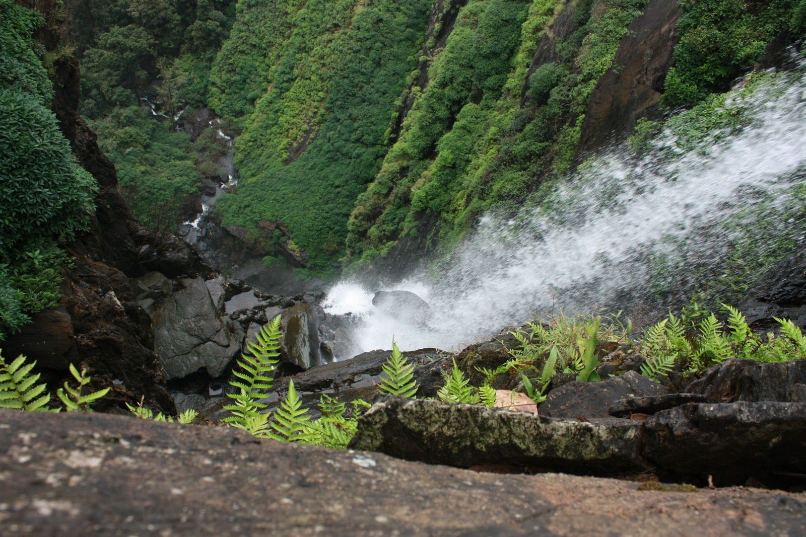 onake abbi waterfall