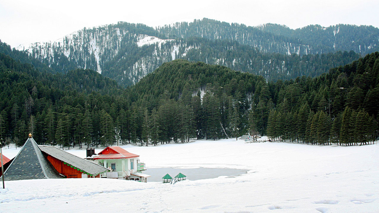 khajjiar-with-snow