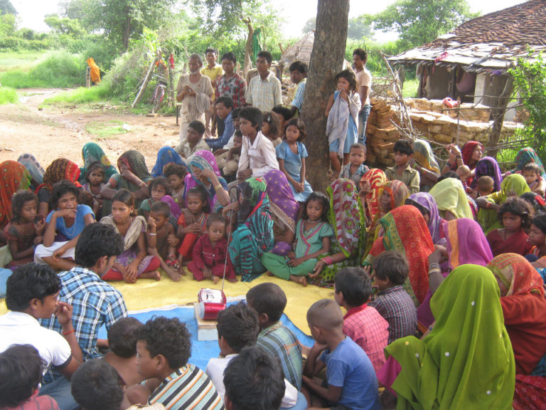 samarthan-radio-listening-group-768x576