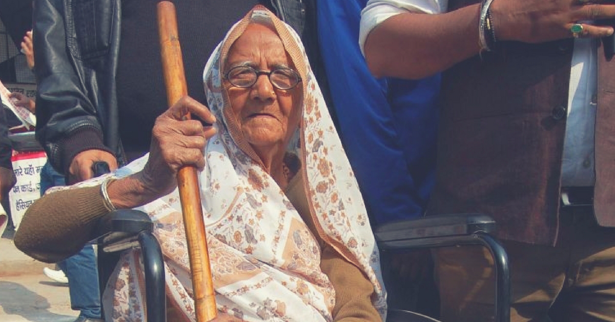 95-Year-Old Jal Devi Will Stand for UP Assembly Elections; Promises to ‘Lathi-Charge’ Corruption
