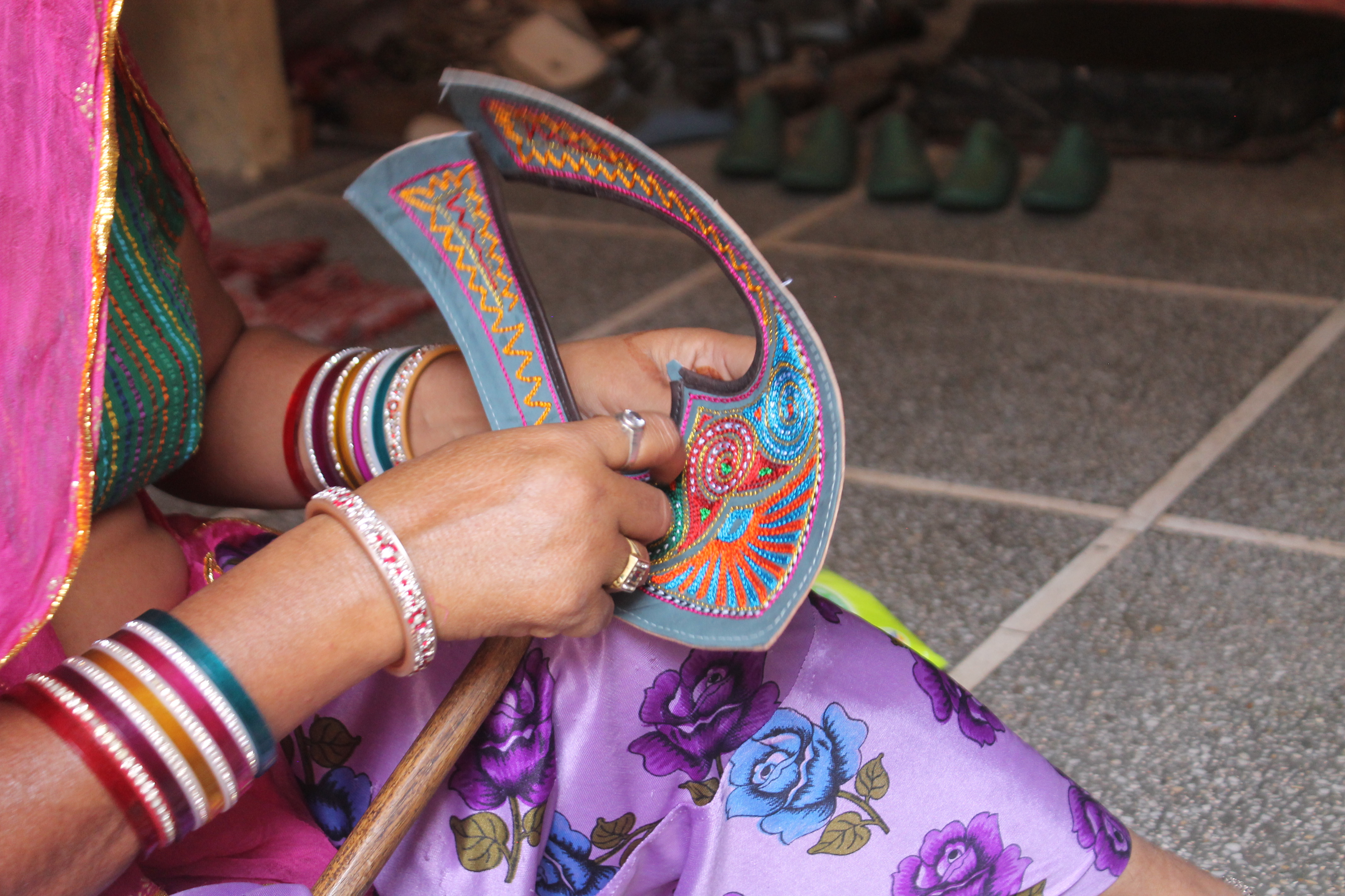 Embroidery on the Jodhpuri chappal