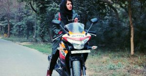 Delhi's Inspiring Hijabi Biker Is Leaving Patriarchy in the Dust as She Races Past Stereotypes