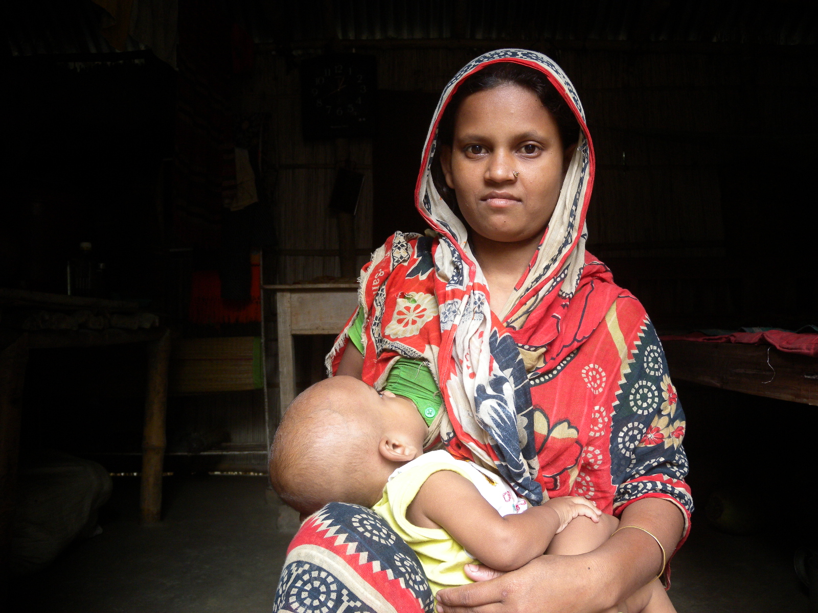 Breastfeeding instagram. Грудное вскармливание в Индии. Египет Breastfeeding. Breastfeeding India. Breastfeeding Baby indian.