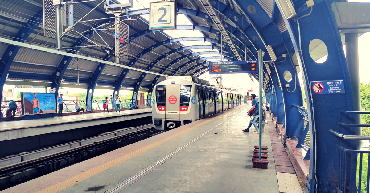 Delhi Metro’s New Solar Sound Barriers Will Not Only Cut Noise but Also Generate Electricity!