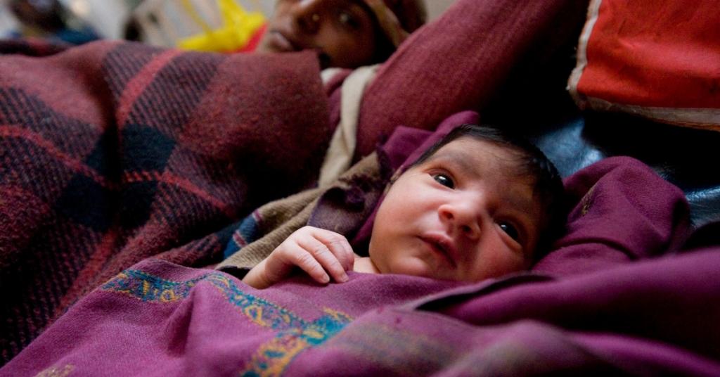 Are C-Sections Safe? A Few Doctors Are Busting Myths & Promoting Natural Birthing in India
